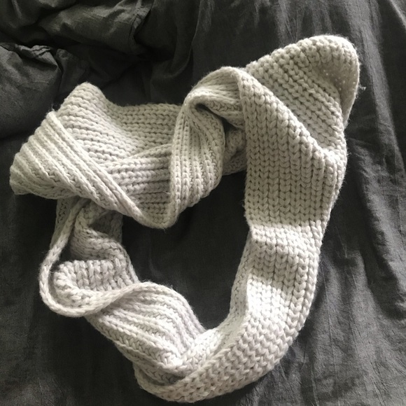 Abercrombie Infinity Scarf - Picture 1 of 3